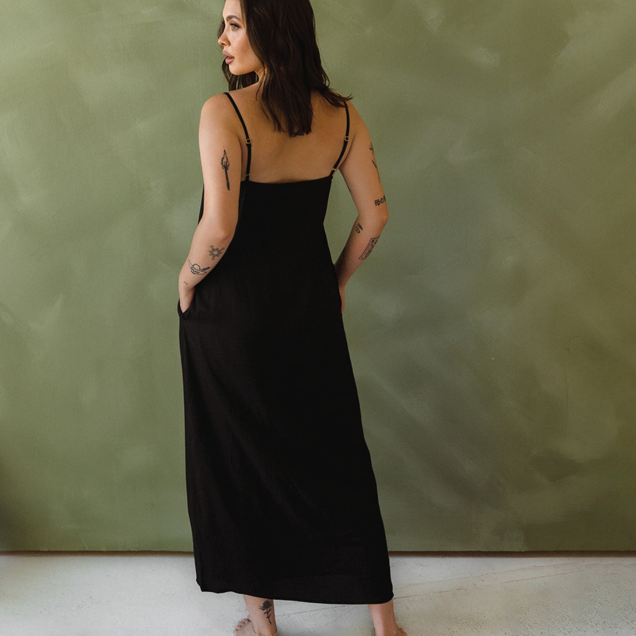 simple crepe midi dress